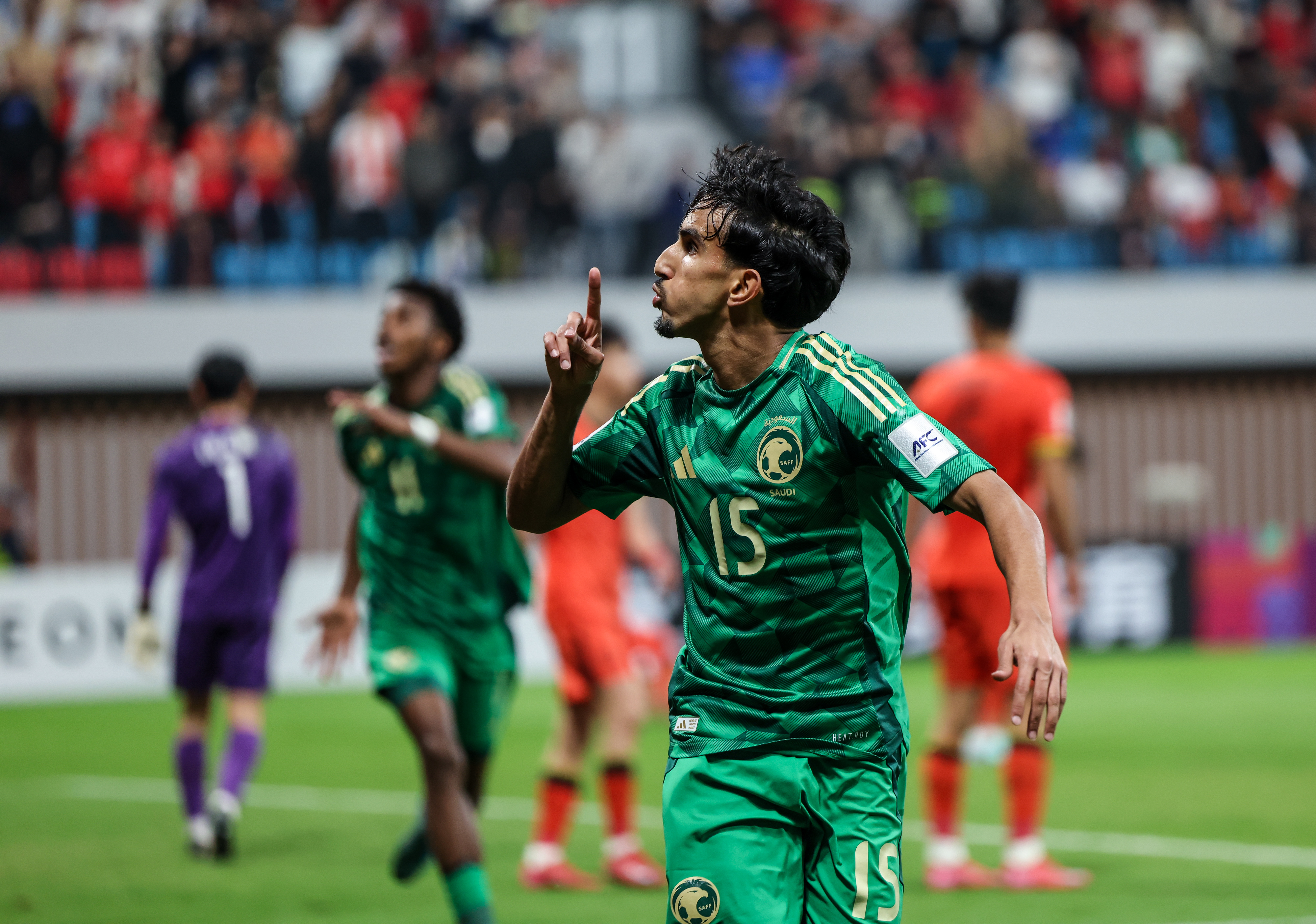 球队在比赛中遭遇困难，但最终成功逆转局面(球队在比赛中遭遇困难,但最终成功逆转局面的成语)